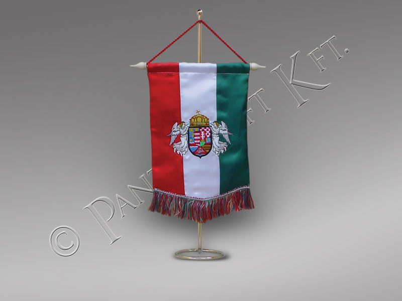 asztali zászló, hímzett angyalkás magyar címerrel